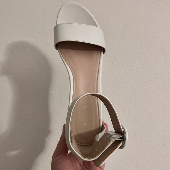 Stuart Weitzman Capri Wedge Sandal in White 9.5 - Picture 7 of 12